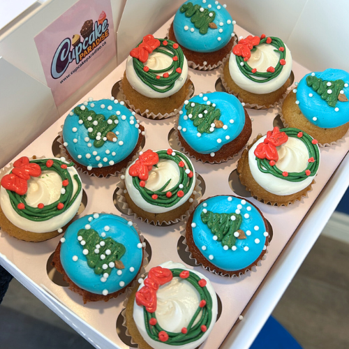 Christmas Wreath and Tree Mini Cupcakes (24)