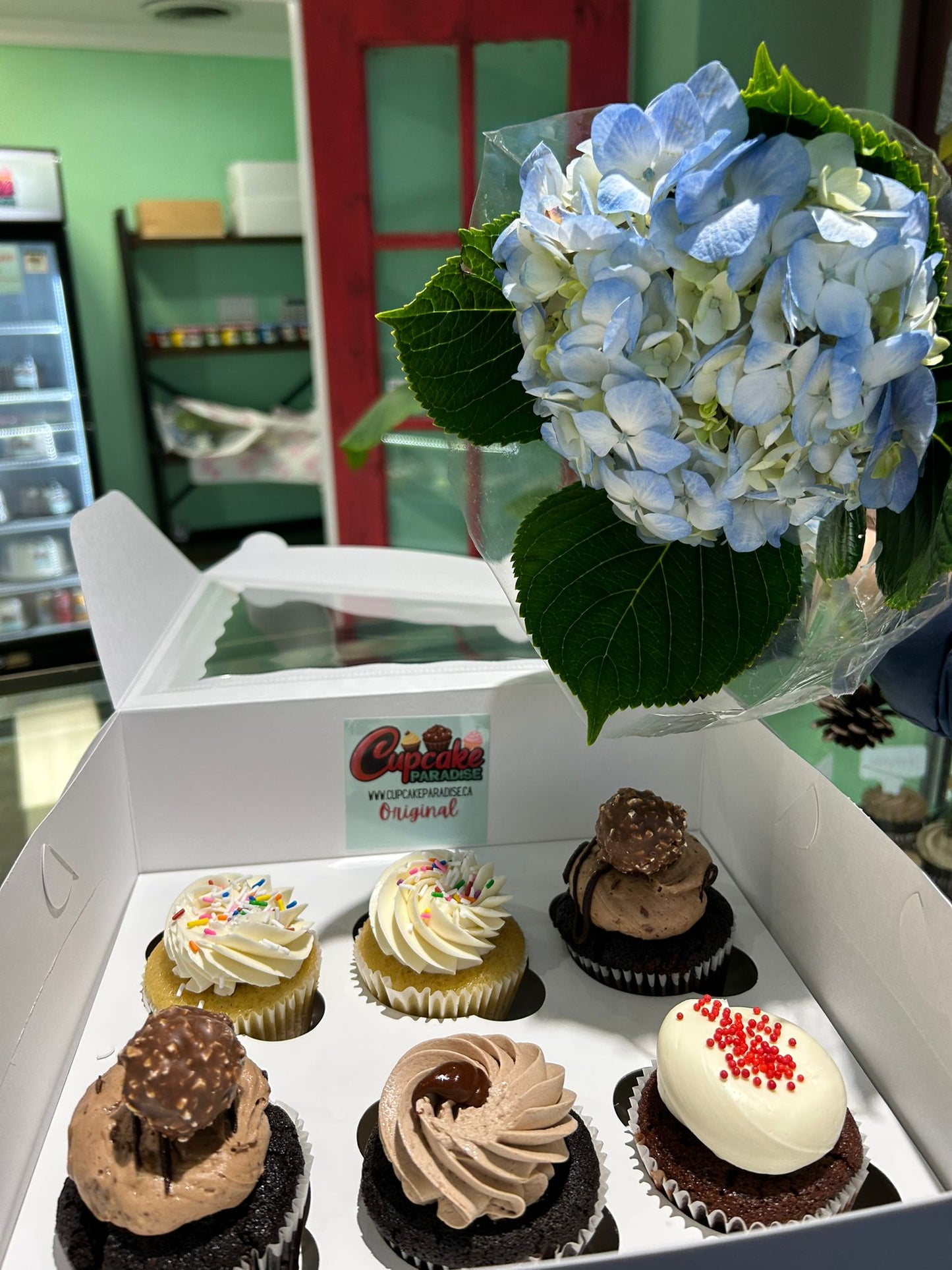 12 pack Valentine's Day Cupcakes